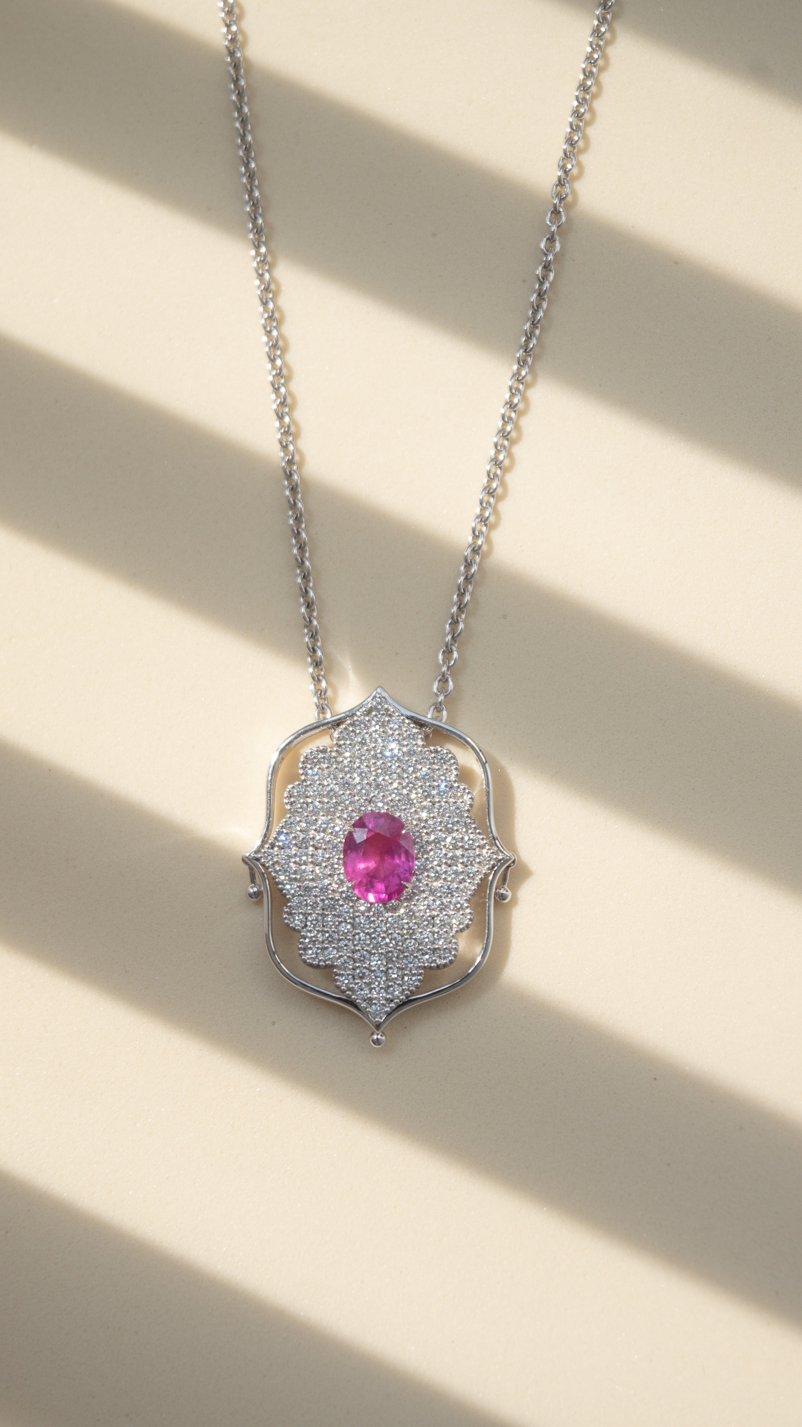 Jarokha Pendant White Gold