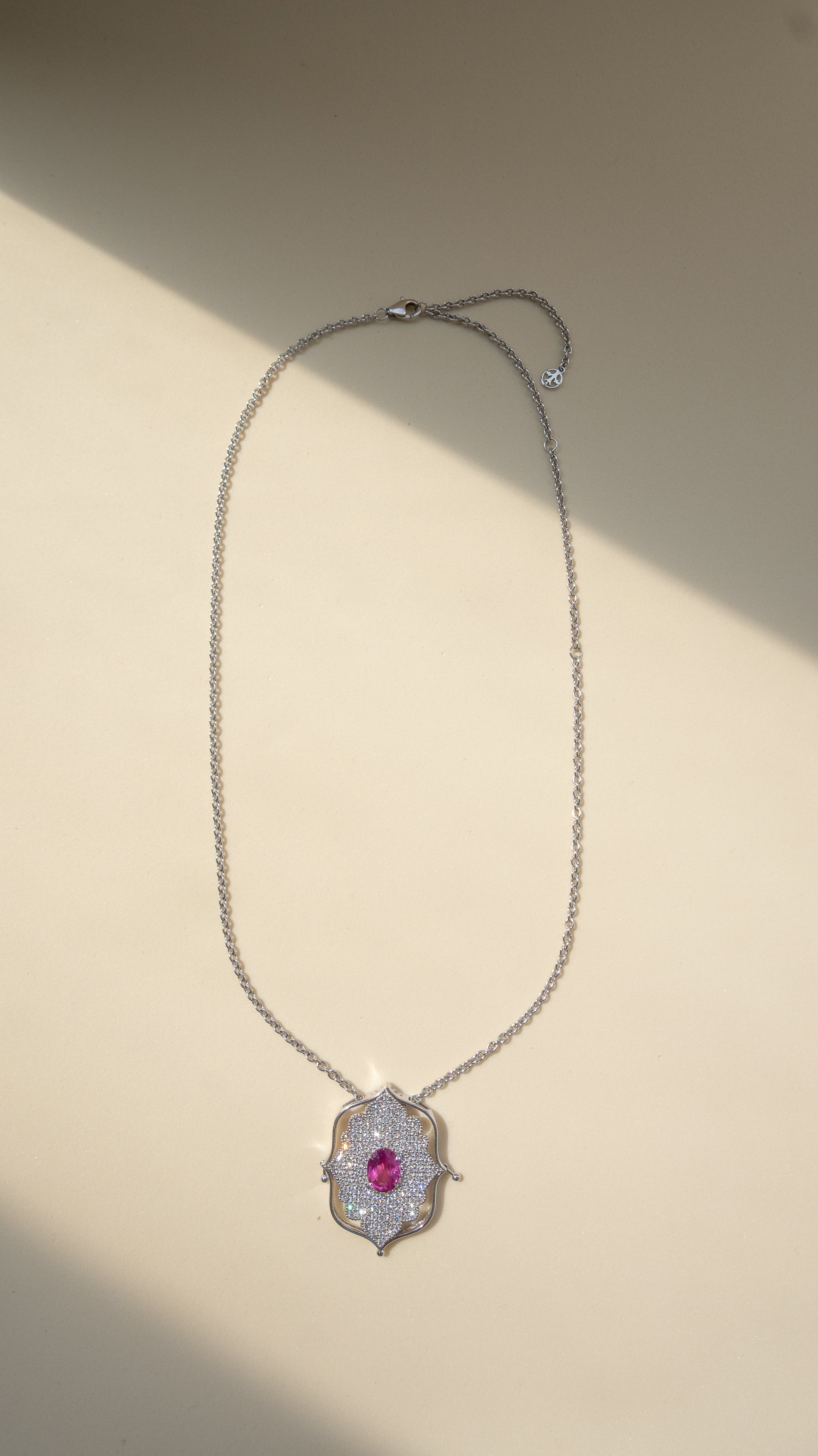 Jarokha Pendant White Gold