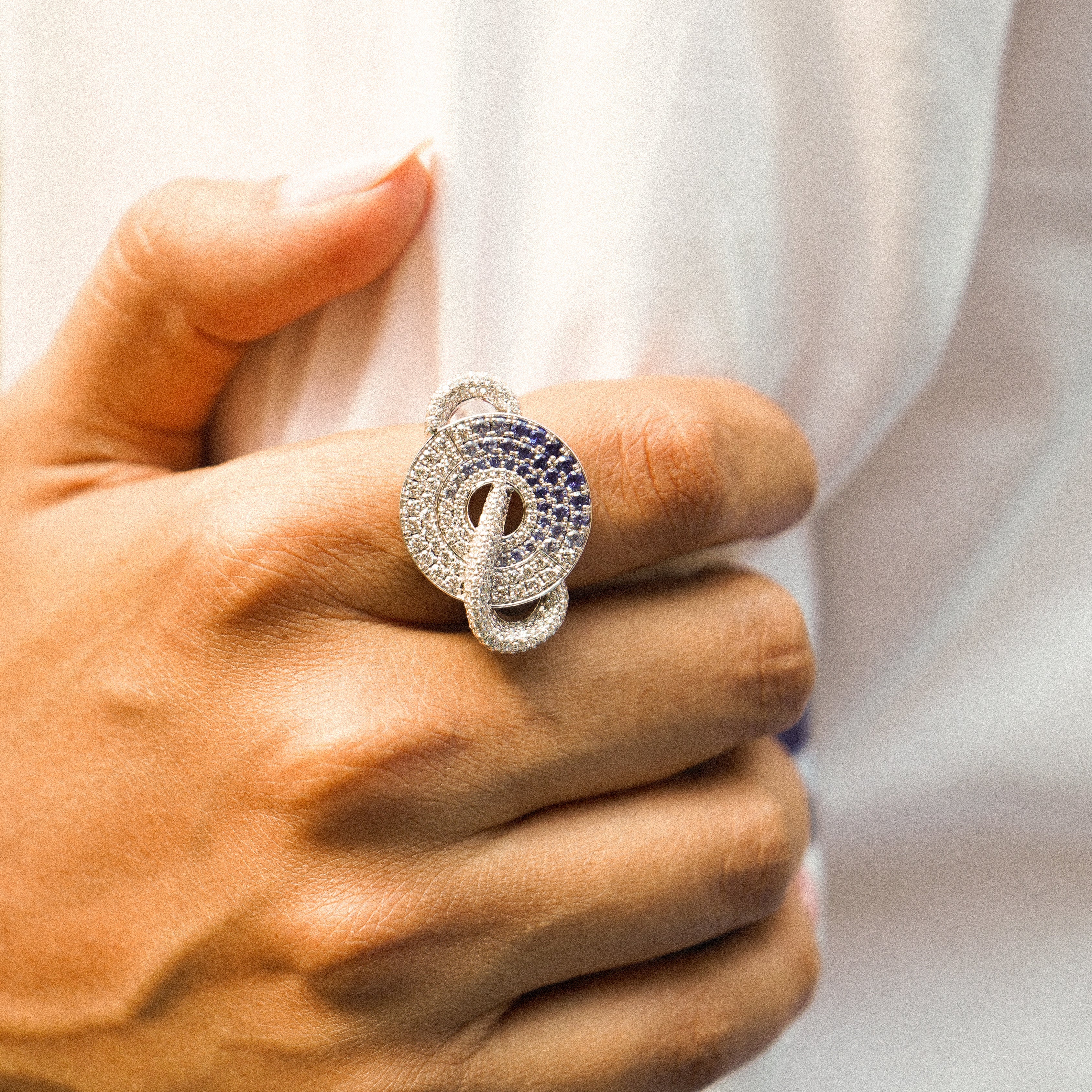 INFINITY EMBRACE SAPPHIRE, RING