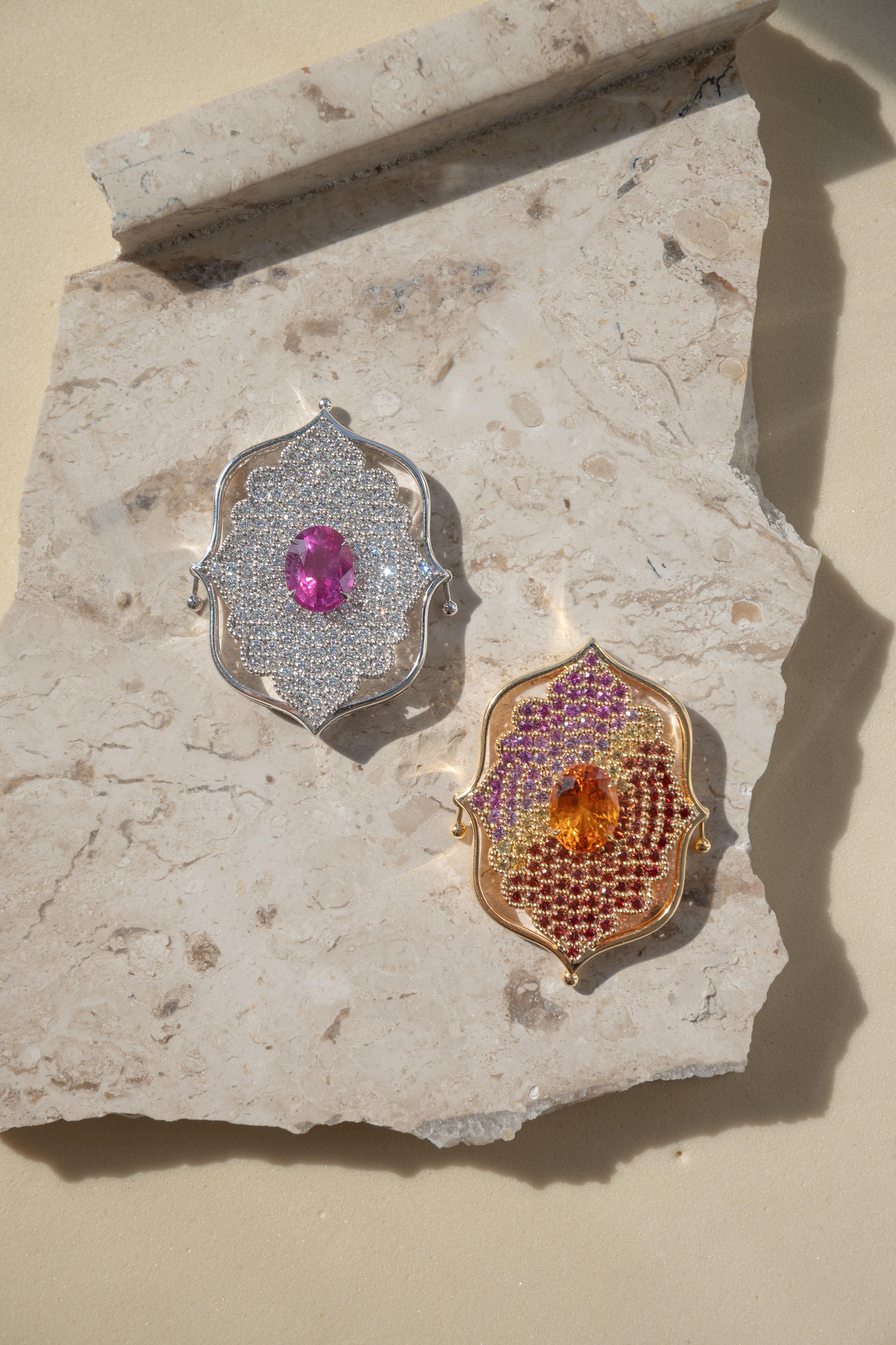 Jarokha Pendant White Gold